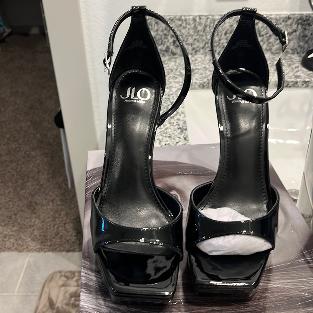 NIB JlLo Black Klein platform heels, 8.5m